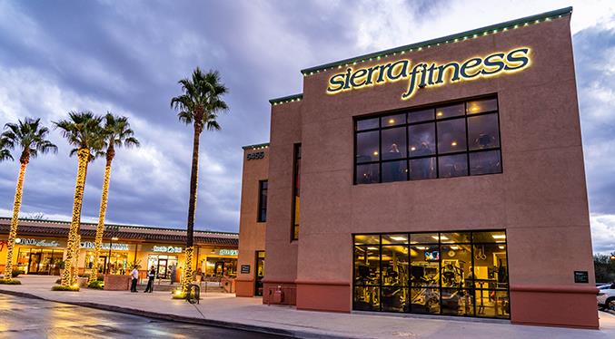 Day or night, this is the place in Tucson to satisfy your fitness goals.